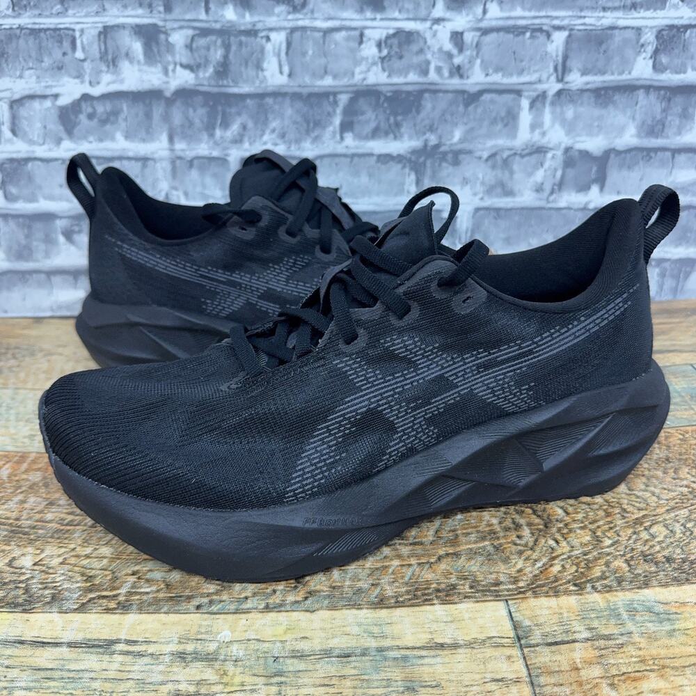 Asics Novablast 5 Black Carrier Grey Running Shoes 1011B974-002 Mens Sz 8.5 New